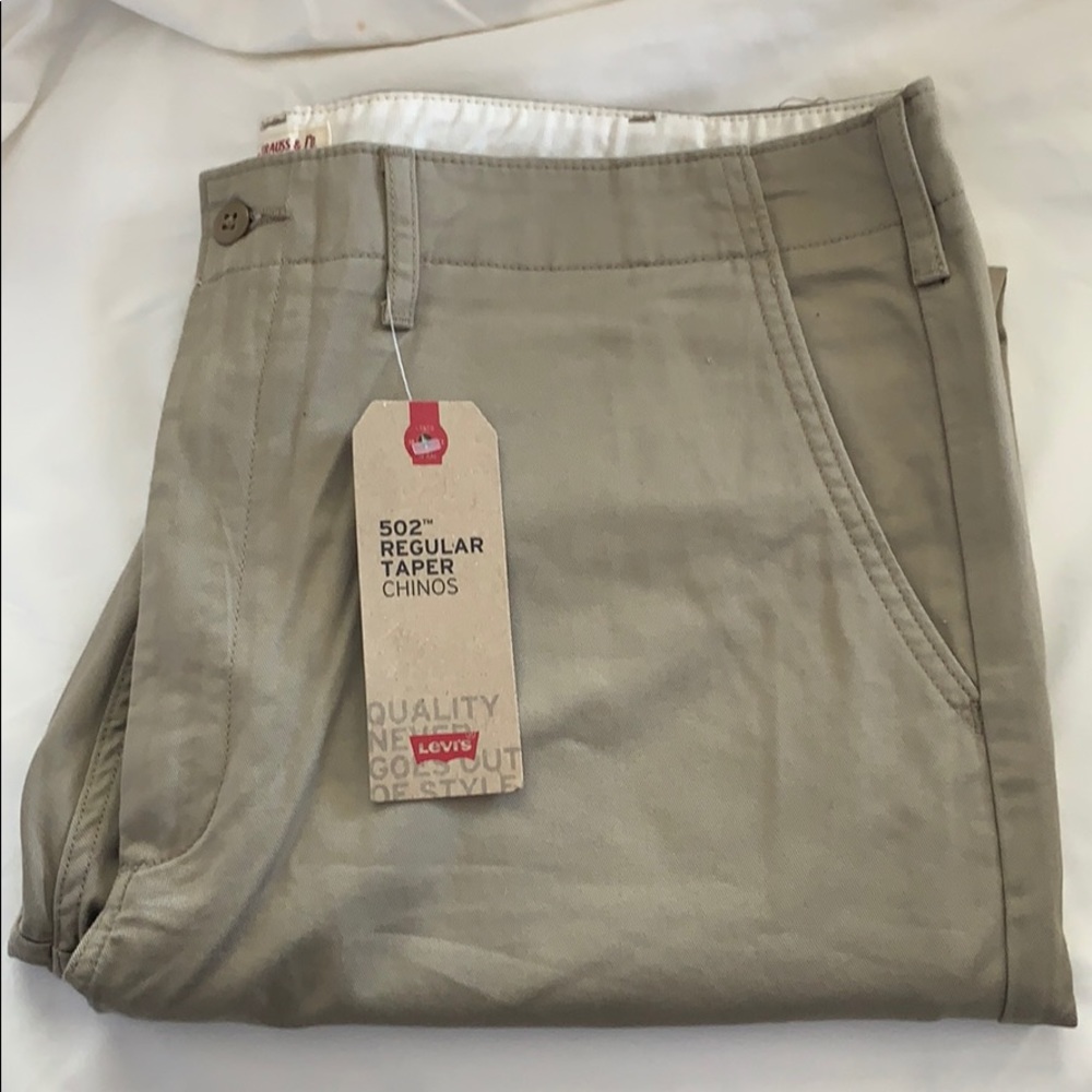 Mans Levis 502 regular taper chinos